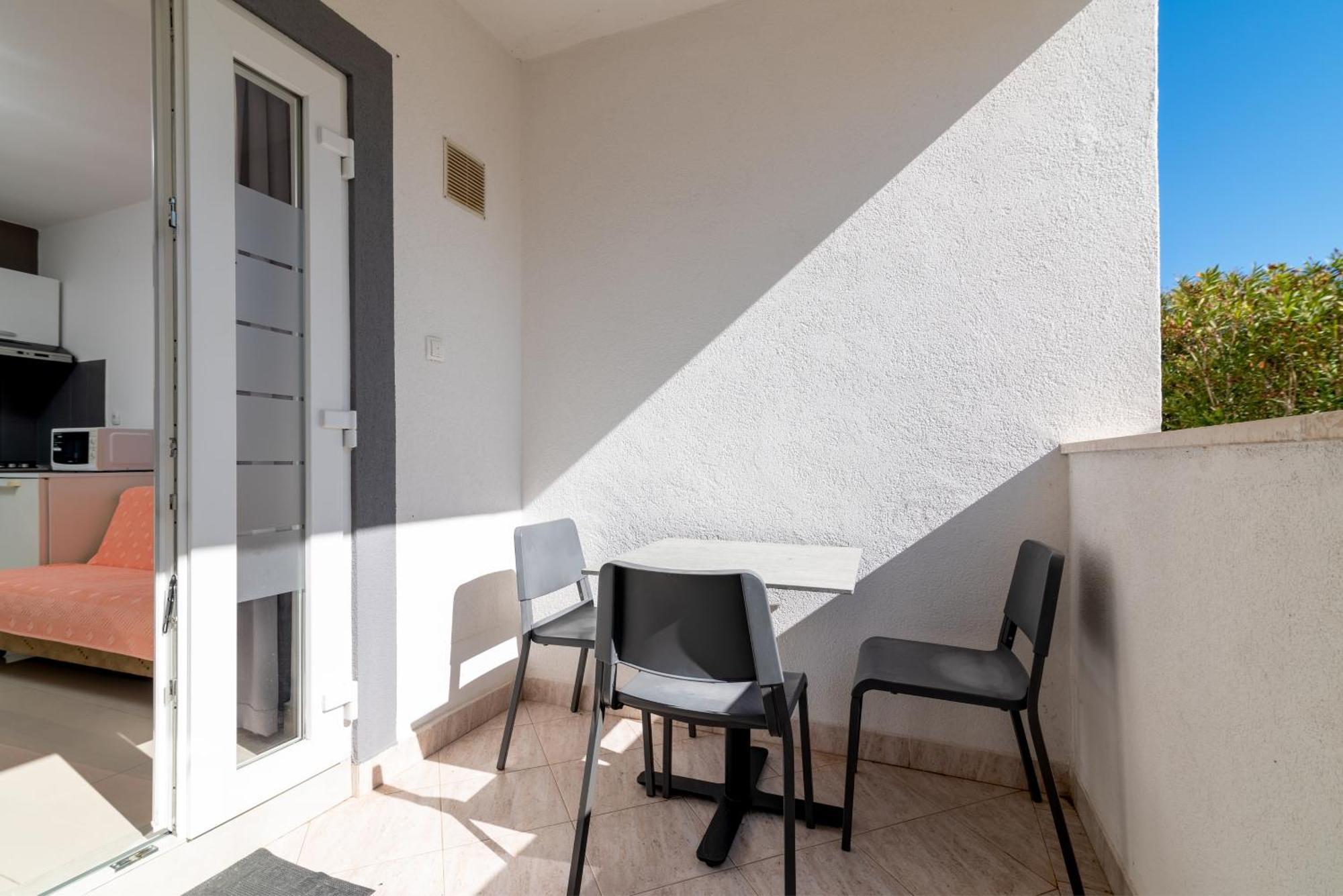 Apartments With A Parking Space Rabac, Labin - 6464 Exterior photo